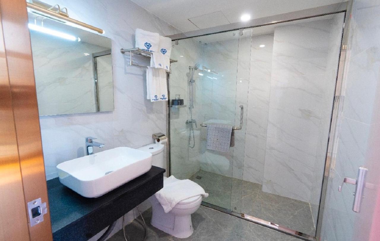 Sapphire Hotel Silom Банкок Екстериор снимка