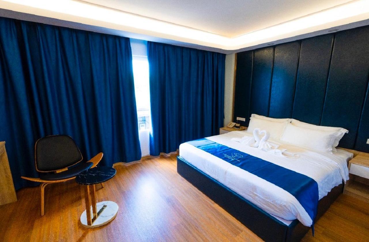 Sapphire Hotel Silom Банкок Екстериор снимка Deluxe Room