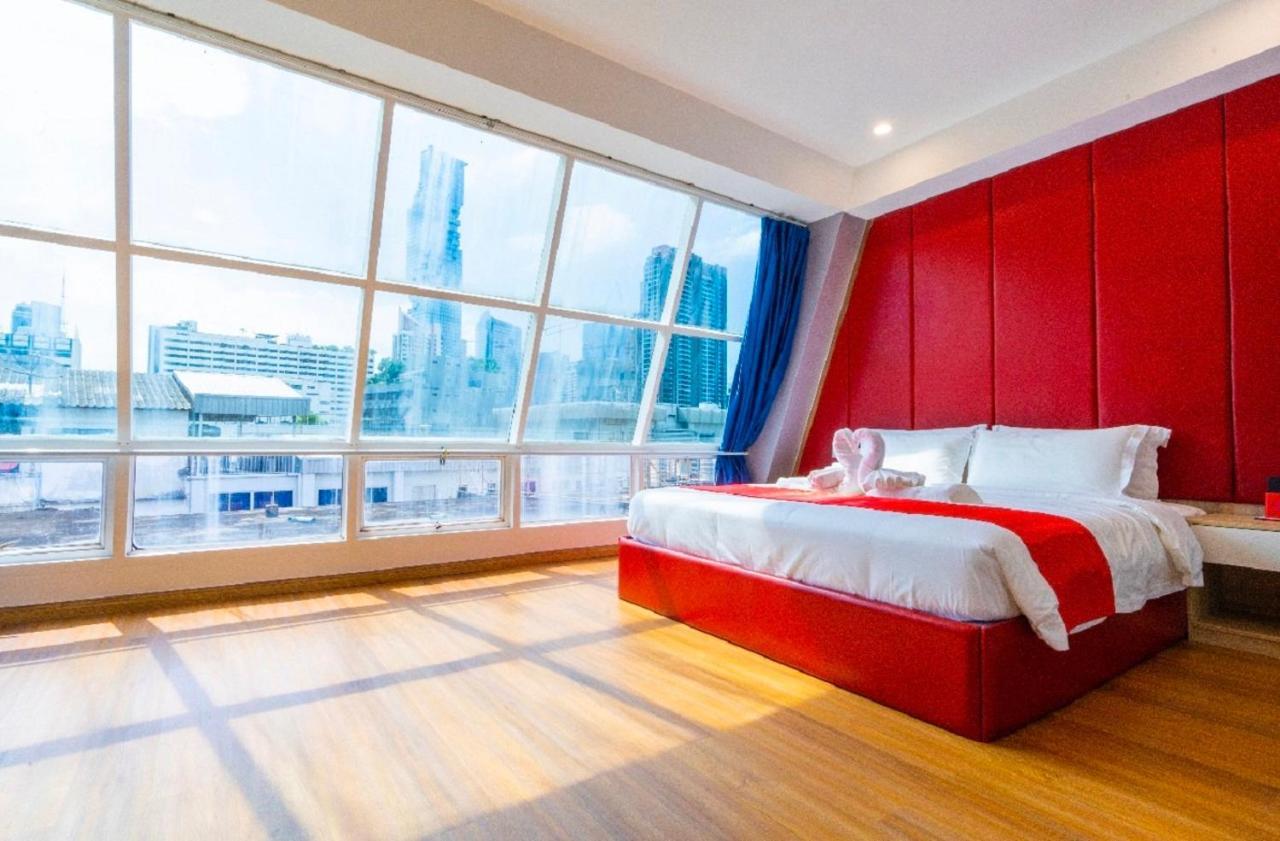 Sapphire Hotel Silom Банкок Екстериор снимка A bedroom at the hotel
