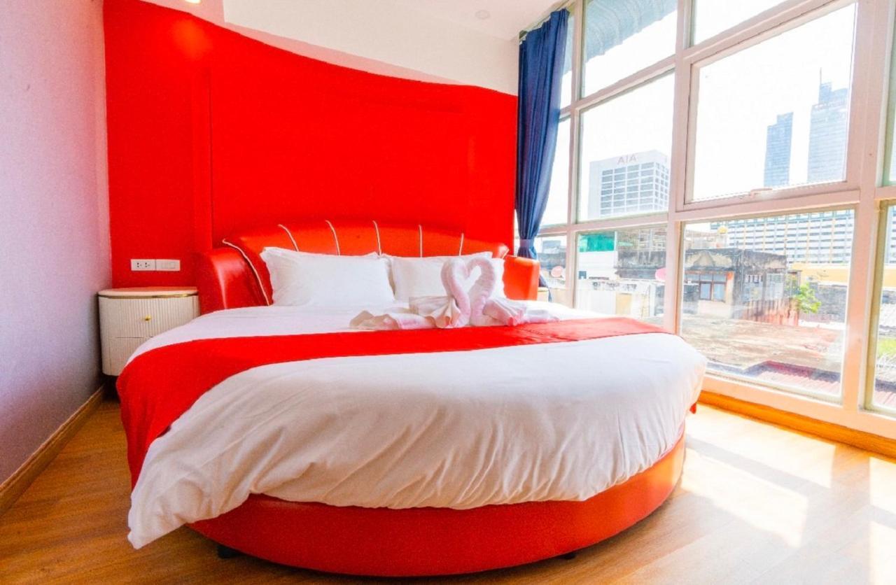Sapphire Hotel Silom Банкок Екстериор снимка A room at the hotel
